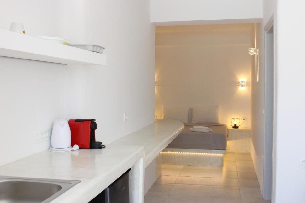 White Lily Suites & Lofts - Adults Only 16 Plus ペリヴォラス エクステリア 写真