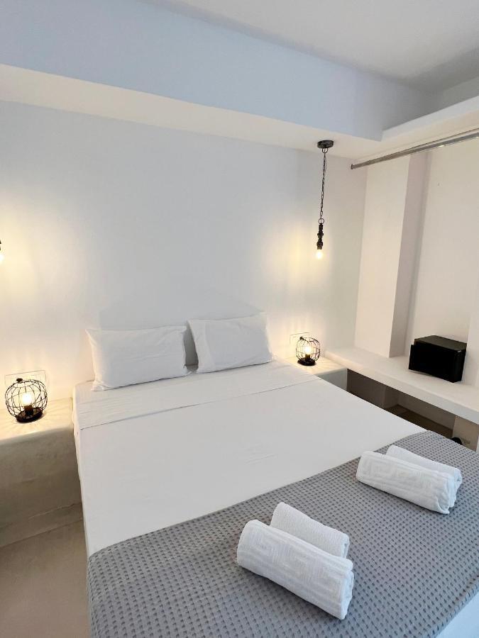White Lily Suites & Lofts - Adults Only 16 Plus ペリヴォラス エクステリア 写真