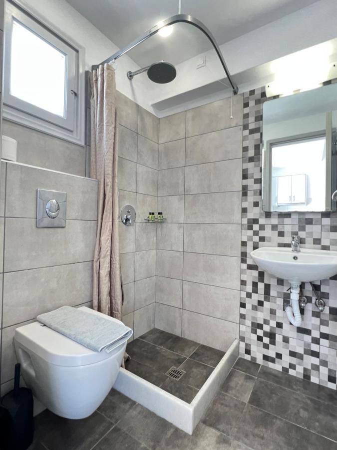 White Lily Suites & Lofts - Adults Only 16 Plus ペリヴォラス エクステリア 写真