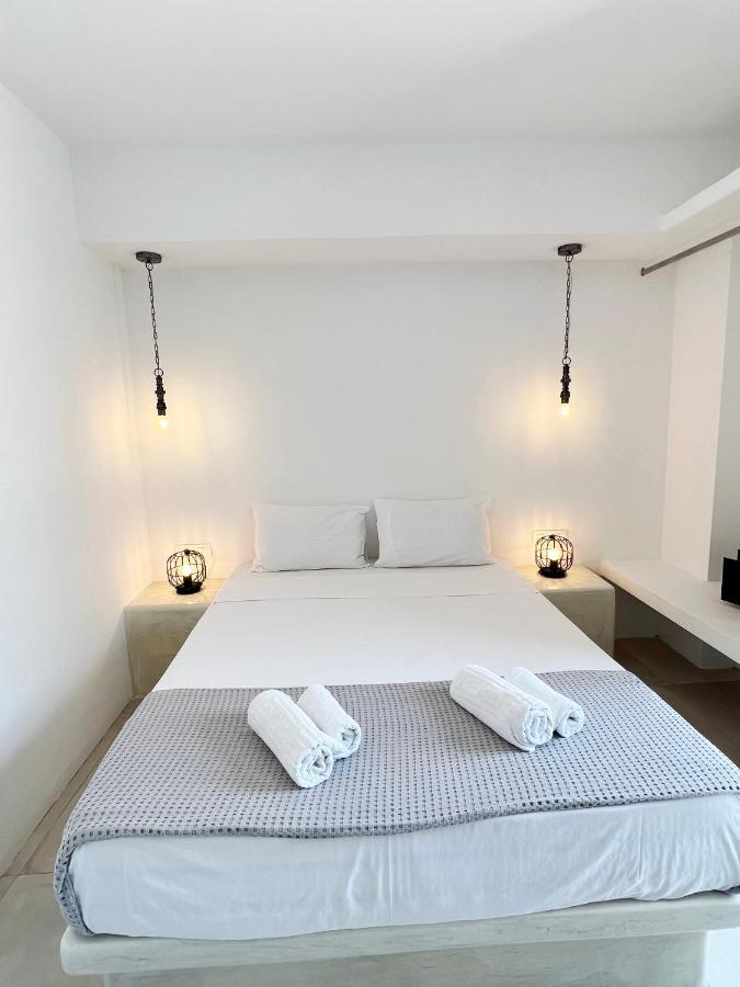 White Lily Suites & Lofts - Adults Only 16 Plus ペリヴォラス エクステリア 写真